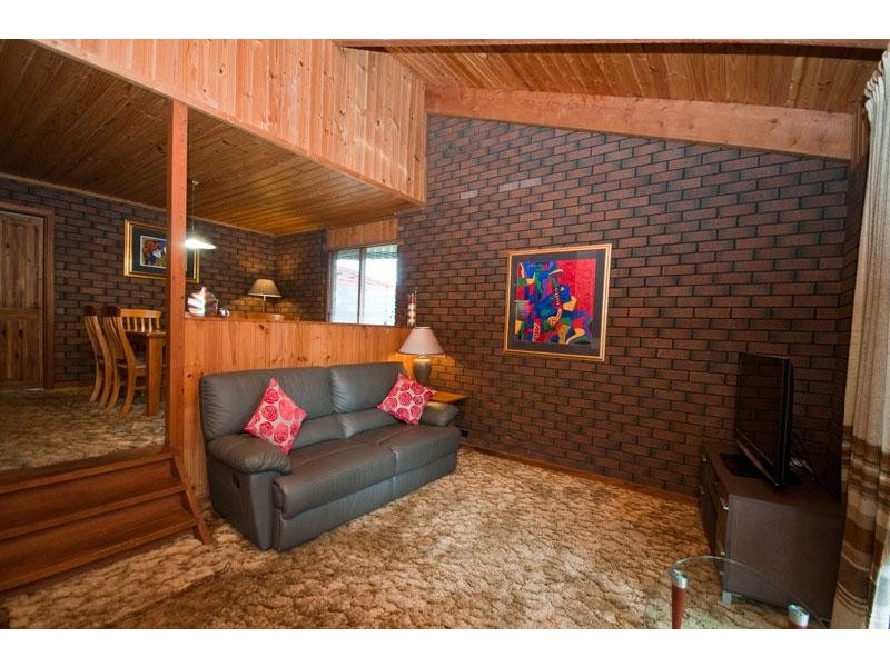 4 Sandpiper Crescent, Aberfoyle Park SA 5159