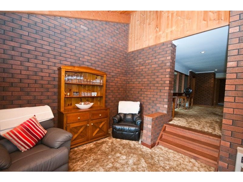 4 Sandpiper Crescent, Aberfoyle Park SA 5159