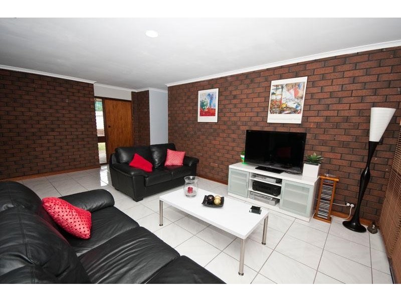 4 Sandpiper Crescent, Aberfoyle Park SA 5159