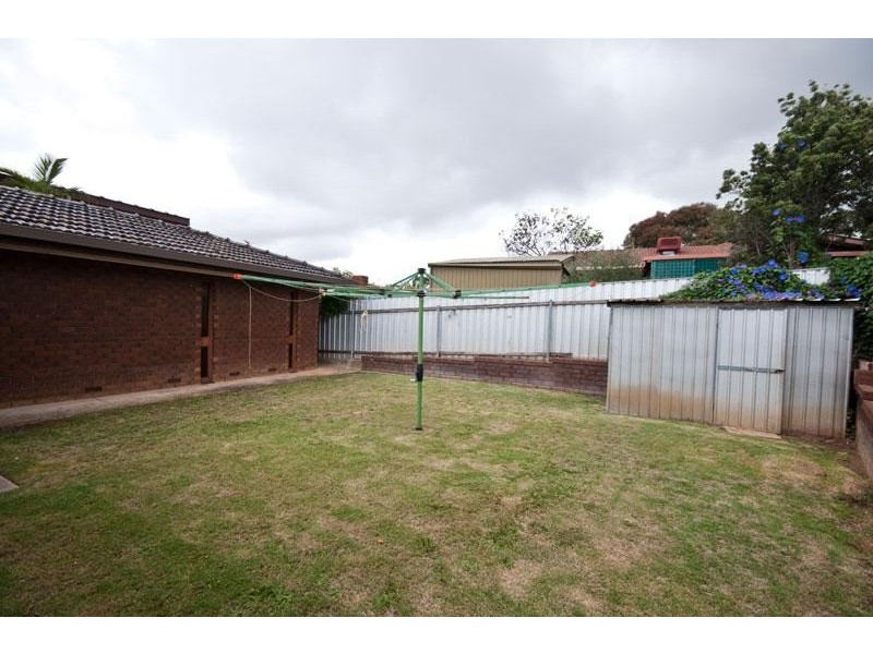 4 Sandpiper Crescent, Aberfoyle Park SA 5159