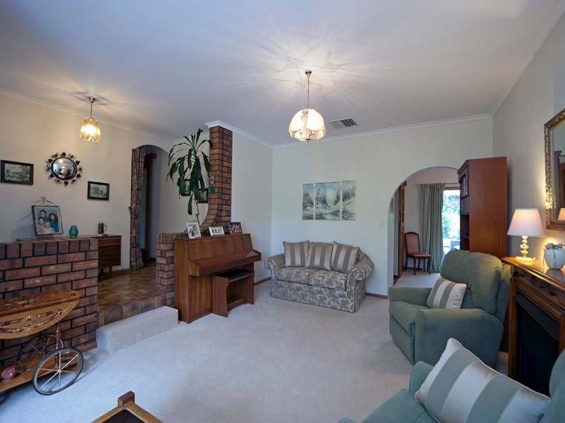 6 Hay Street, Aberfoyle Park SA 5159