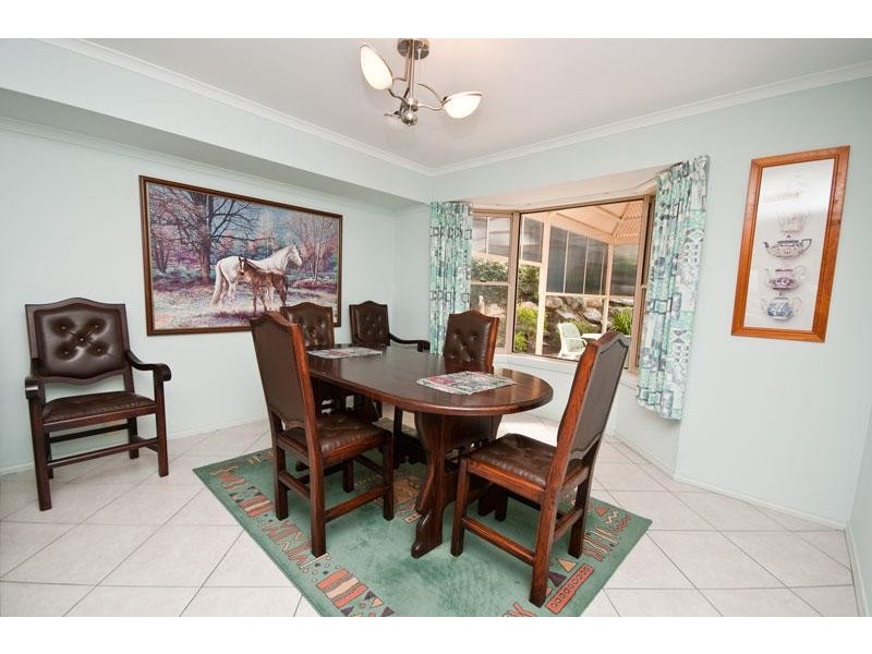 15 Highfield Drive, Aberfoyle Park SA 5159