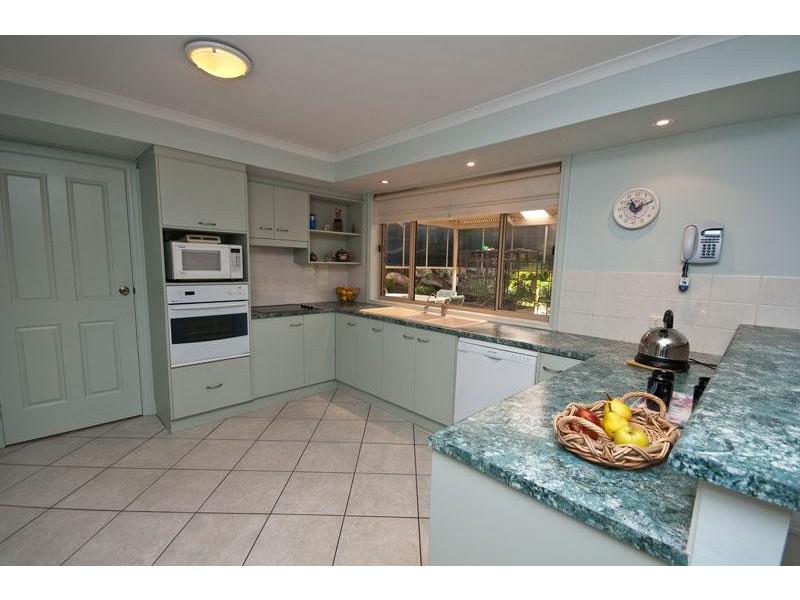 15 Highfield Drive, Aberfoyle Park SA 5159