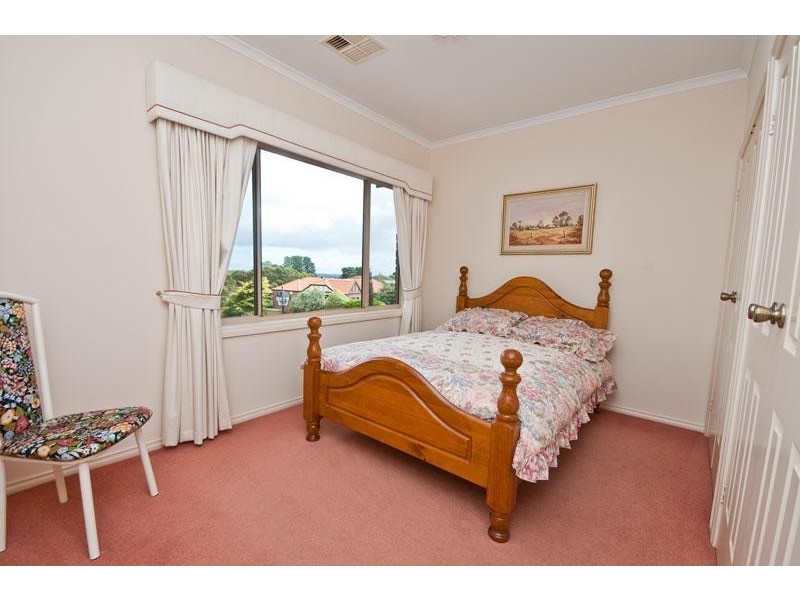 15 Highfield Drive, Aberfoyle Park SA 5159