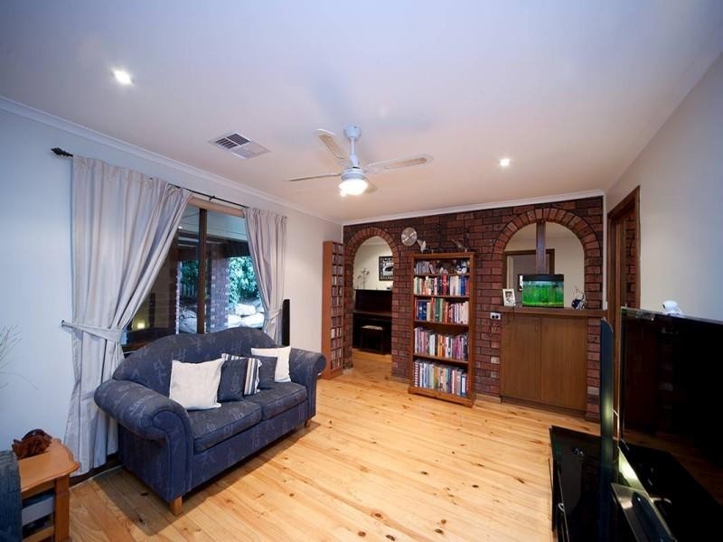 10 Ariel Street, Hallett Cove SA 5158
