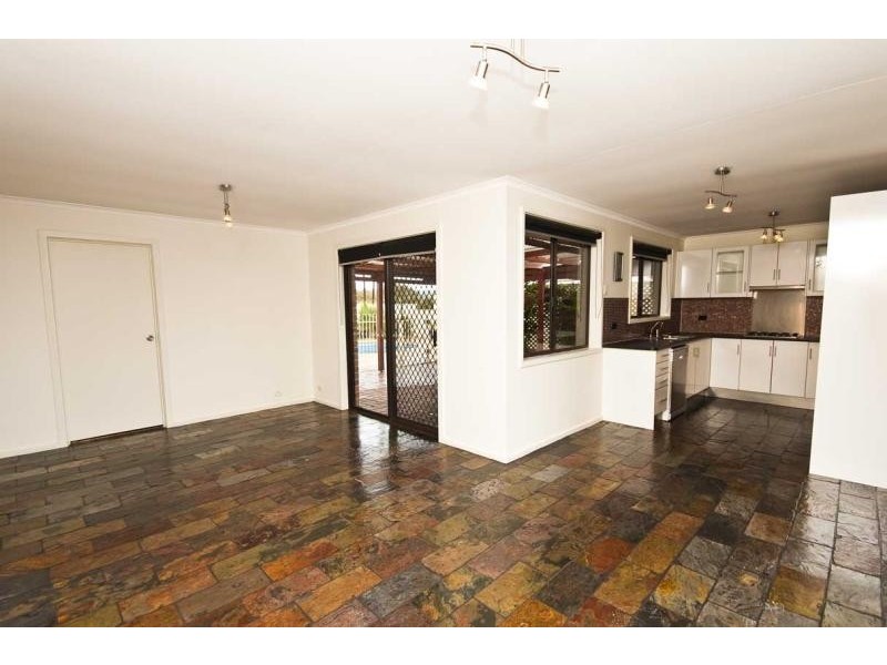 23 Campus Drive, Aberfoyle Park SA 5159