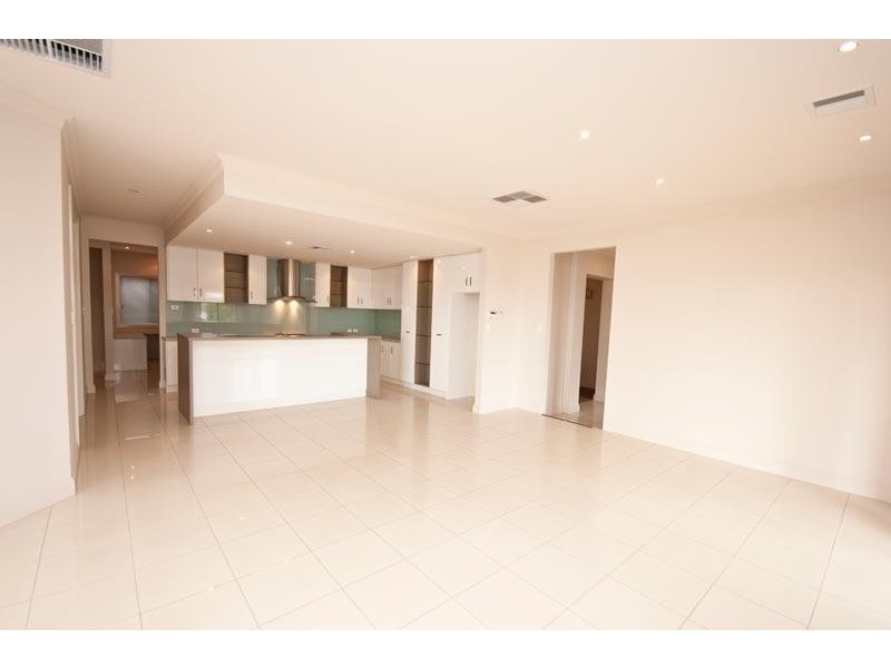 1 Evergreen Parade, Flagstaff Hill SA 5159