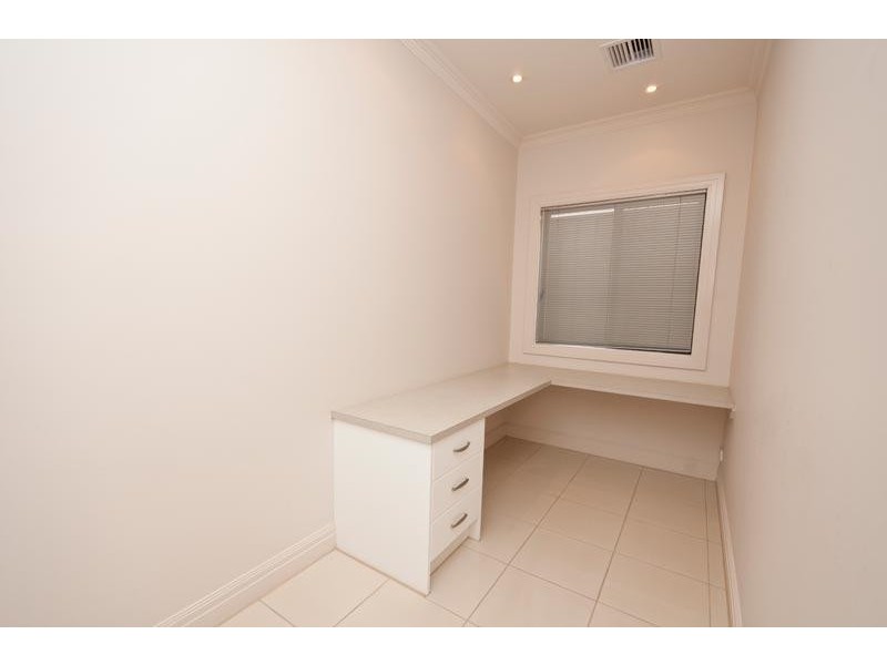 1 Evergreen Parade, Flagstaff Hill SA 5159