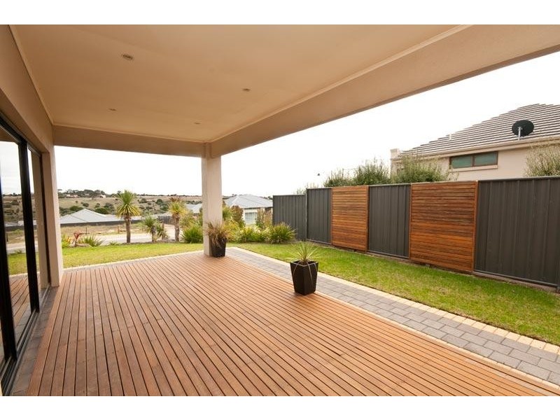1 Evergreen Parade, Flagstaff Hill SA 5159