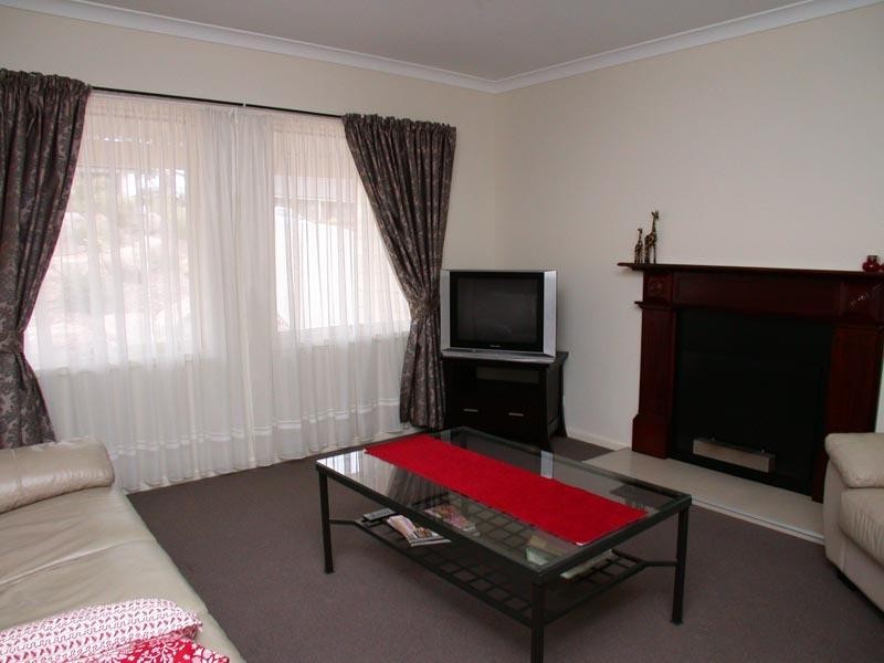 17 Charlson Rise, Happy Valley SA 5159