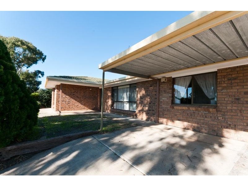 17 Maple Avenue, Aberfoyle Park SA 5159