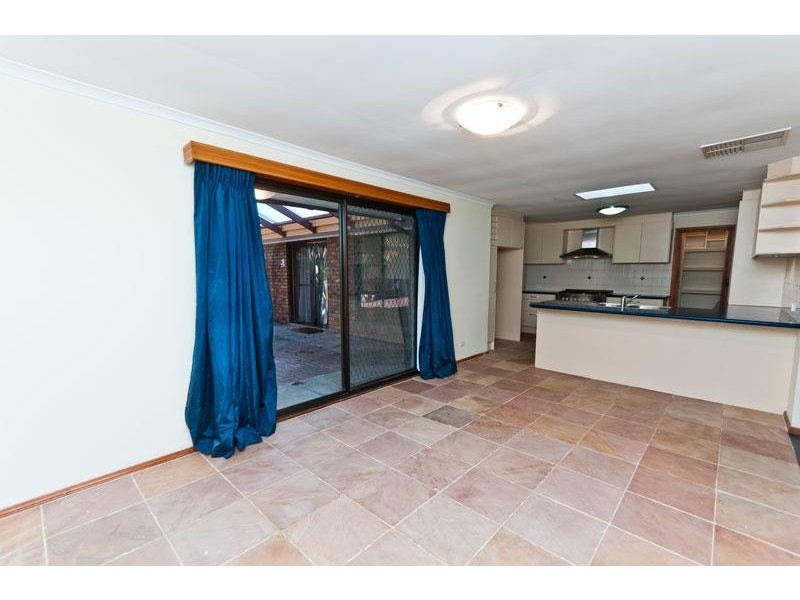 17 Maple Avenue, Aberfoyle Park SA 5159