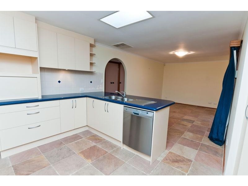 17 Maple Avenue, Aberfoyle Park SA 5159