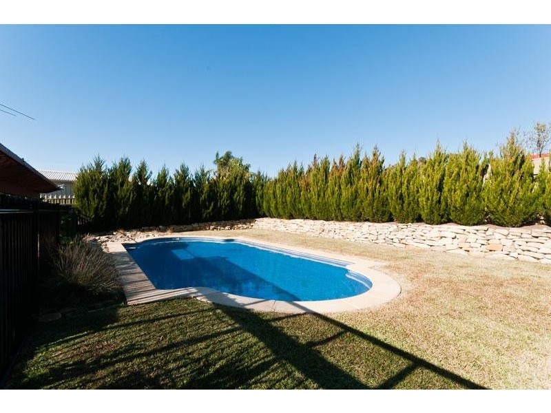 17 Maple Avenue, Aberfoyle Park SA 5159