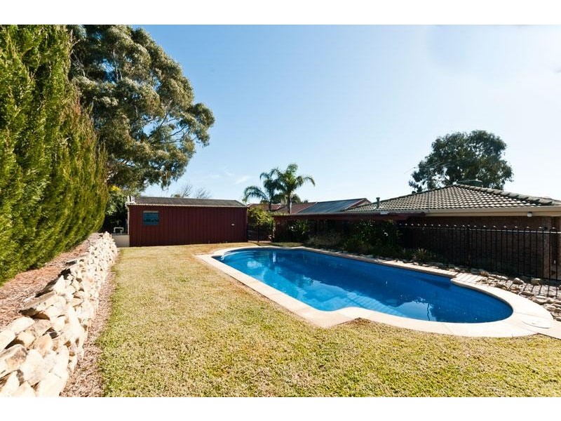17 Maple Avenue, Aberfoyle Park SA 5159