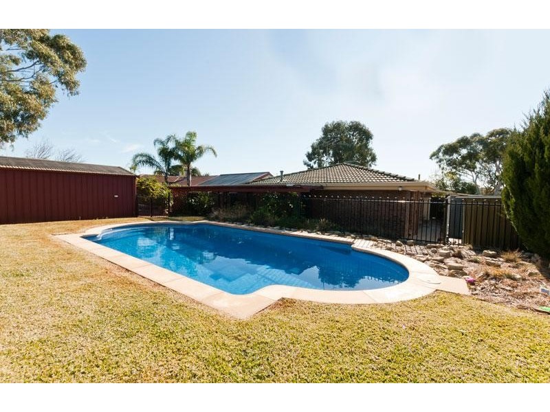 17 Maple Avenue, Aberfoyle Park SA 5159