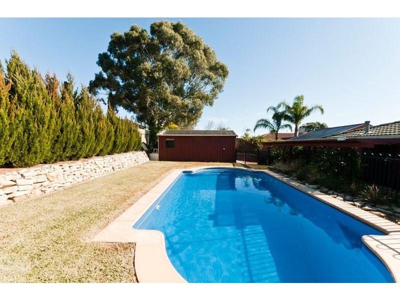 17 Maple Avenue, Aberfoyle Park SA 5159