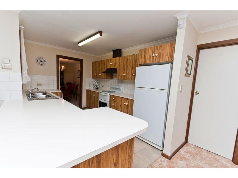 19 Lotus Drive, Aberfoyle Park SA 5159