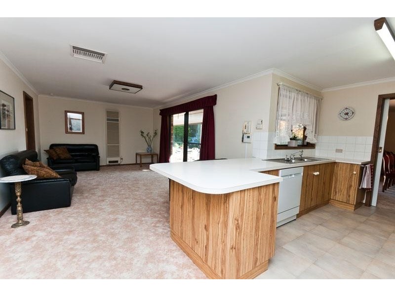 19 Lotus Drive, Aberfoyle Park SA 5159