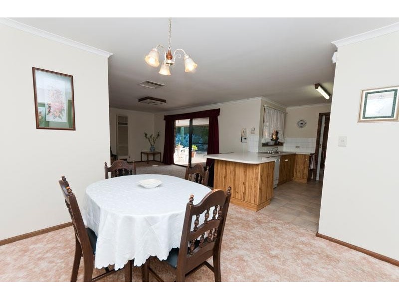 19 Lotus Drive, Aberfoyle Park SA 5159