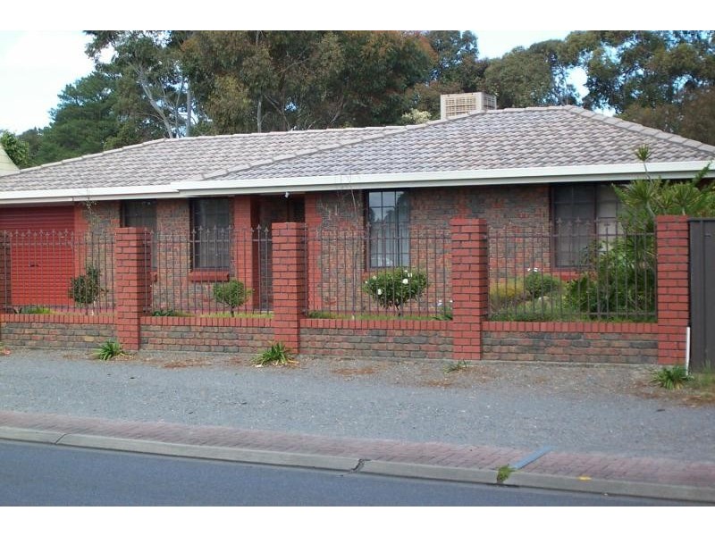 11 Manning Road, Aberfoyle Park SA 5159