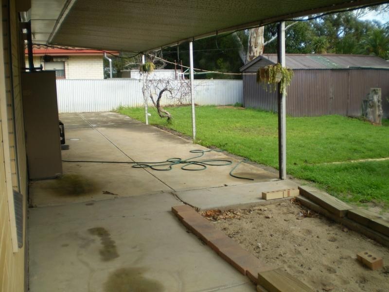 16 Jennifer Drive, Happy Valley SA 5159