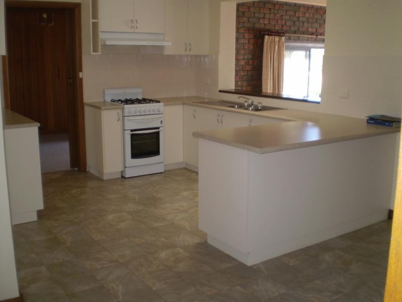 4 Rome Tce, Aberfoyle Park SA 5159