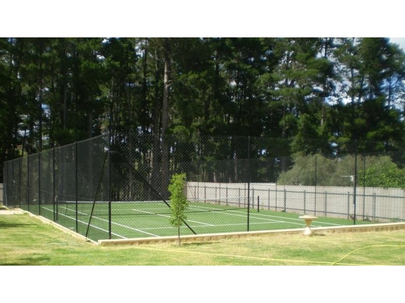 44 Pine Drive, Aberfoyle Park SA 5159