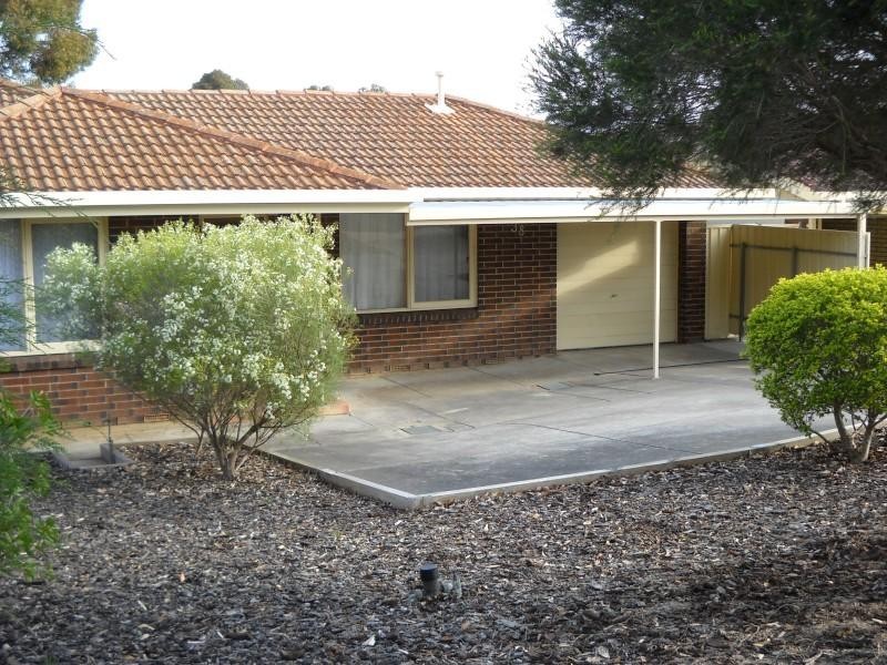 38 Black Rd, Flagstaff Hill SA 5159