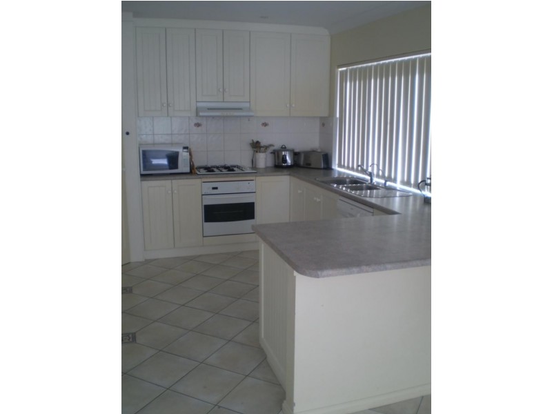 4 Chivers St, Hallett Cove SA 5158