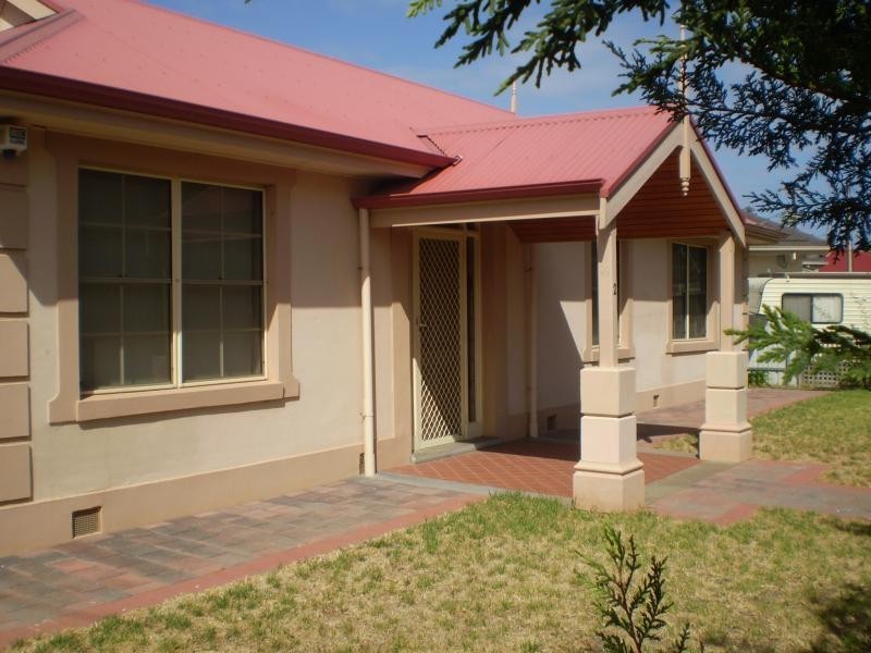 2 Gilmore Rd, Henley Beach South SA 5022
