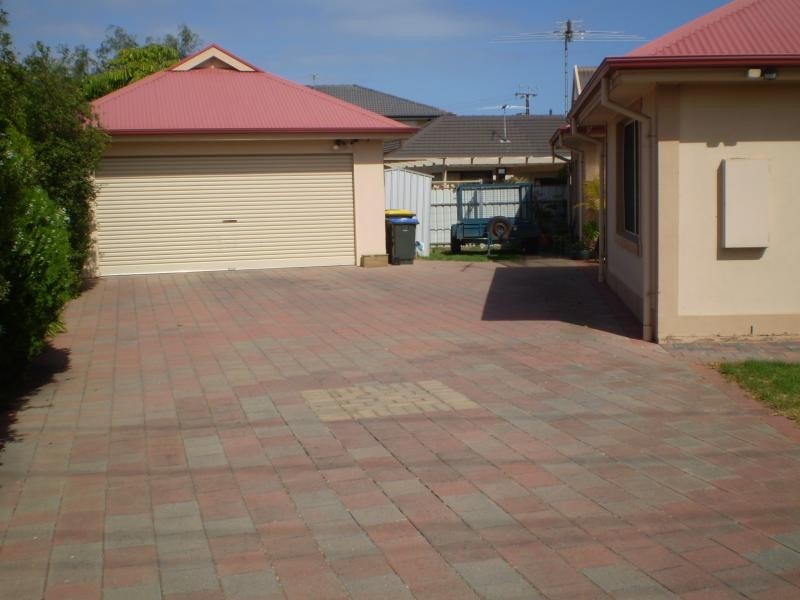 2 Gilmore Rd, Henley Beach South SA 5022