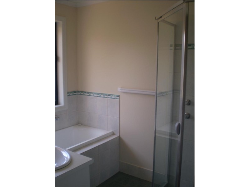 4 Marin Ct, Aberfoyle Park SA 5159