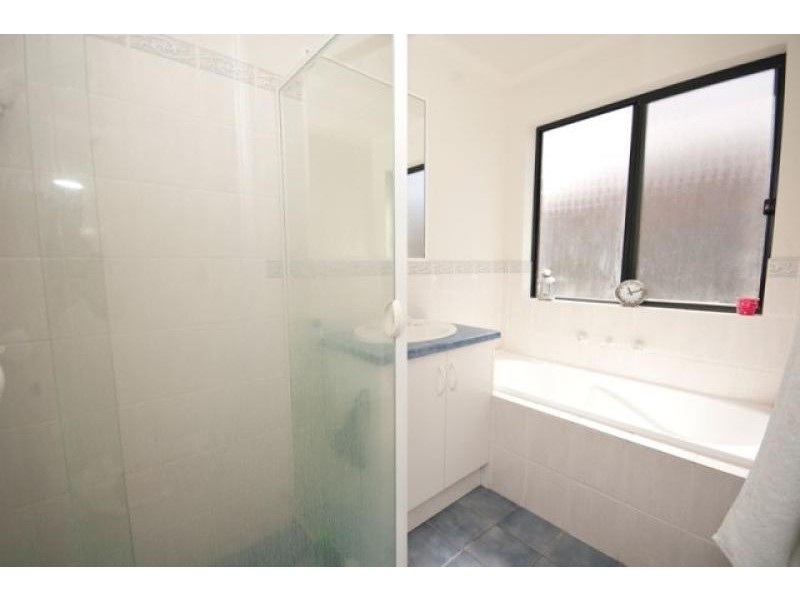 10 Taylors Rd  West, Aberfoyle Park SA 5159