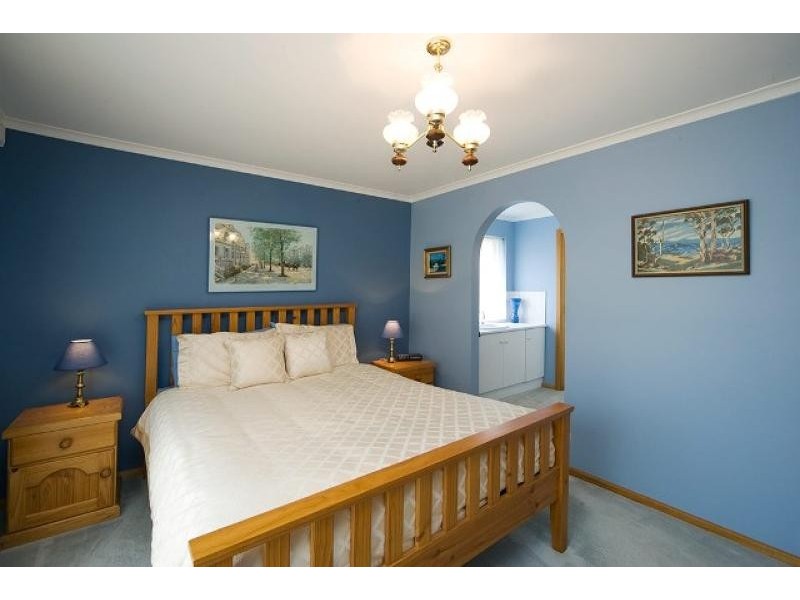 18 Baseby St, Happy Valley SA 5159