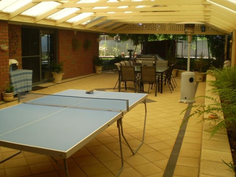 32 Delta Crescent, Aberfoyle Park SA 5159