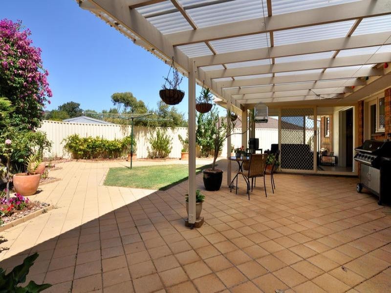 35 Serenade Crescent, Aberfoyle Park SA 5159