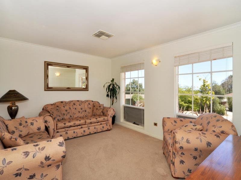 35 Serenade Crescent, Aberfoyle Park SA 5159