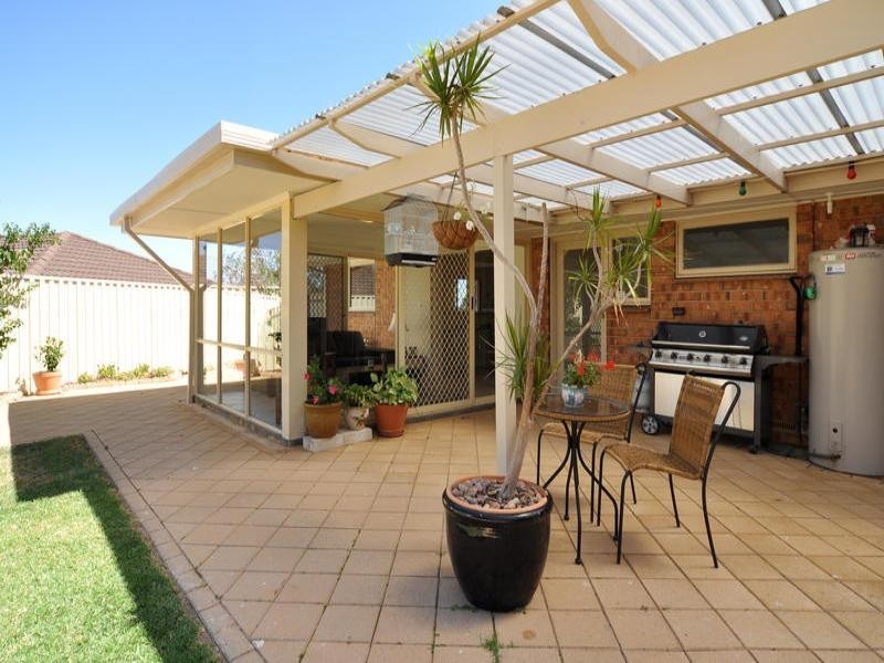 35 Serenade Crescent, Aberfoyle Park SA 5159