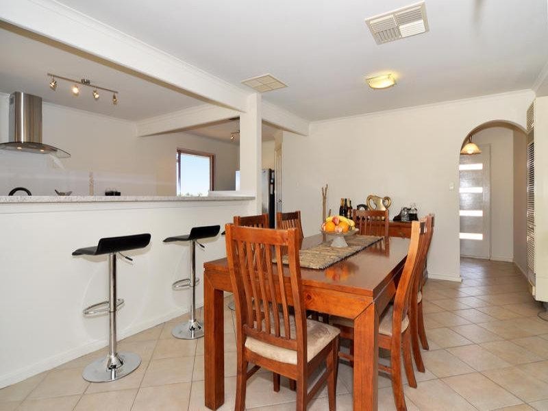 35 Serenade Crescent, Aberfoyle Park SA 5159