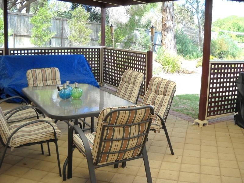 3 Huon Ct, Flagstaff Hill SA 5159