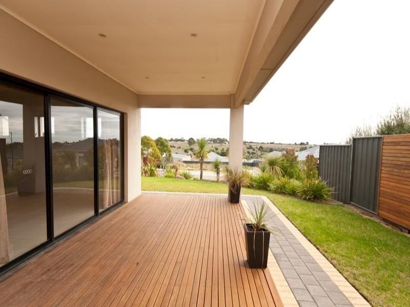 1 Evergreen Parade, Flagstaff Hill SA 5159