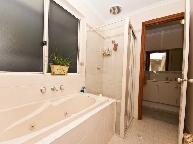 59 Daveys Rd, Flagstaff Hill SA 5159