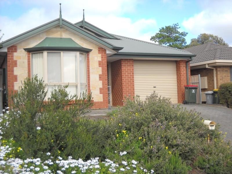 6 Padthaway Court, Woodcroft SA 5162
