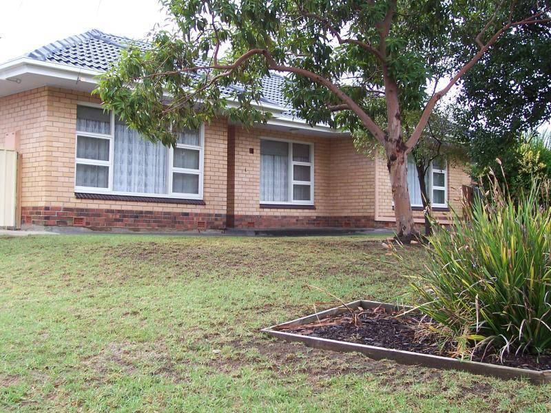 13 LOMMAN AVENUE, Newton SA 5074