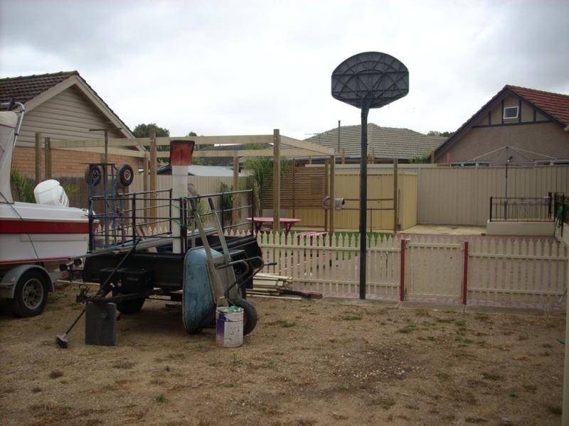 12 Avenida Street, Campbelltown SA 5074