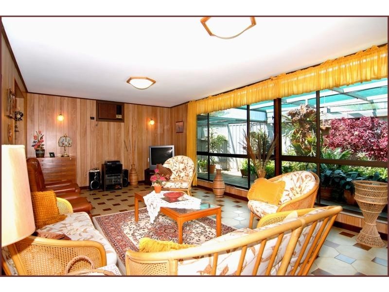 2 Denmead Avenue, Campbelltown SA 5074