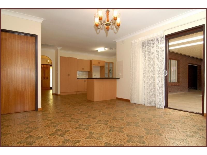 24 Donaldson Drive, Paradise SA 5075