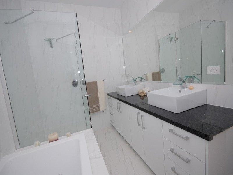 11 Franklin Avenue, Mawson Lakes SA 5095