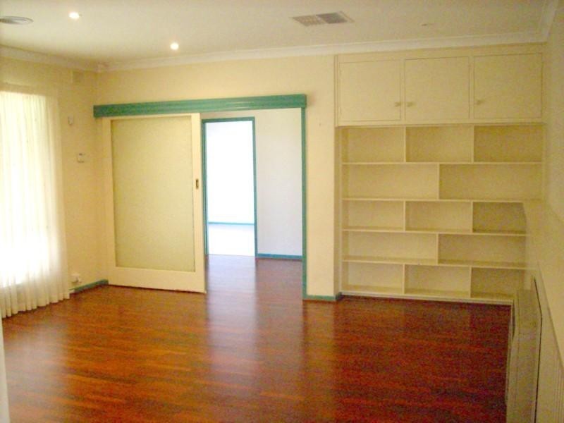 8 Medway Crescent, Rostrevor SA 5073